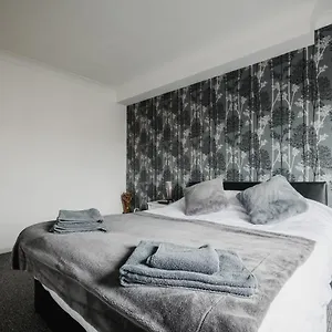 Apartment Hullidays - 'old School Penthouse' Trinity Square, Kingston upon Hull