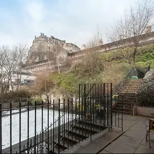Charming 1 Bed With Castle View Apartment Edinburgh